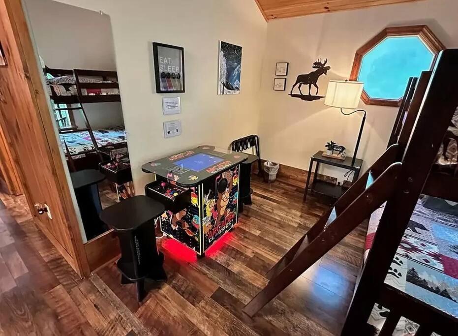 فيلا Beary Peaceful Smokies Retreat: Hot-Tub & Pools بيدجن فورج المظهر الخارجي الصورة