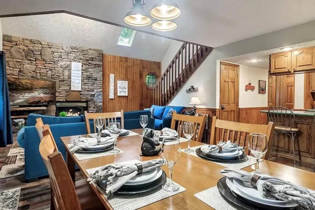 فيلا Beary Peaceful Smokies Retreat: Hot-Tub & Pools بيدجن فورج المظهر الخارجي الصورة