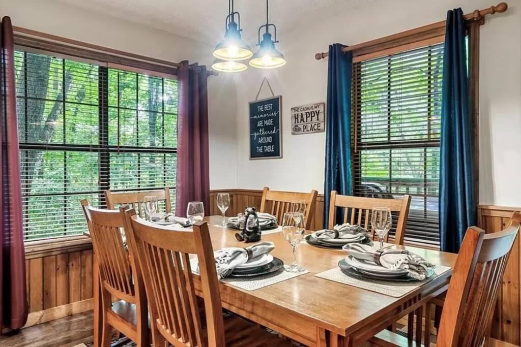 فيلا Beary Peaceful Smokies Retreat: Hot-Tub & Pools بيدجن فورج المظهر الخارجي الصورة